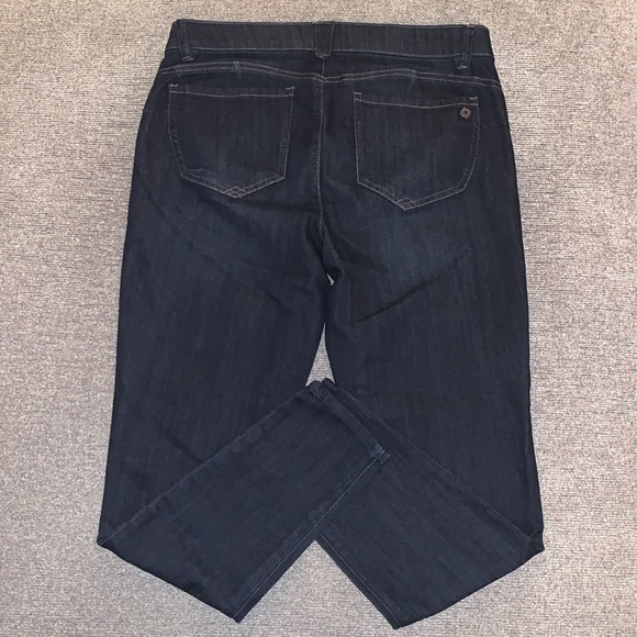 Democracy Jeans - Picture 2 of 7